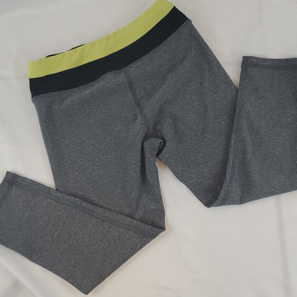 Girls 7/8 BUNDLE of 5 active wear shorts & shirts - Picture 7 of 12